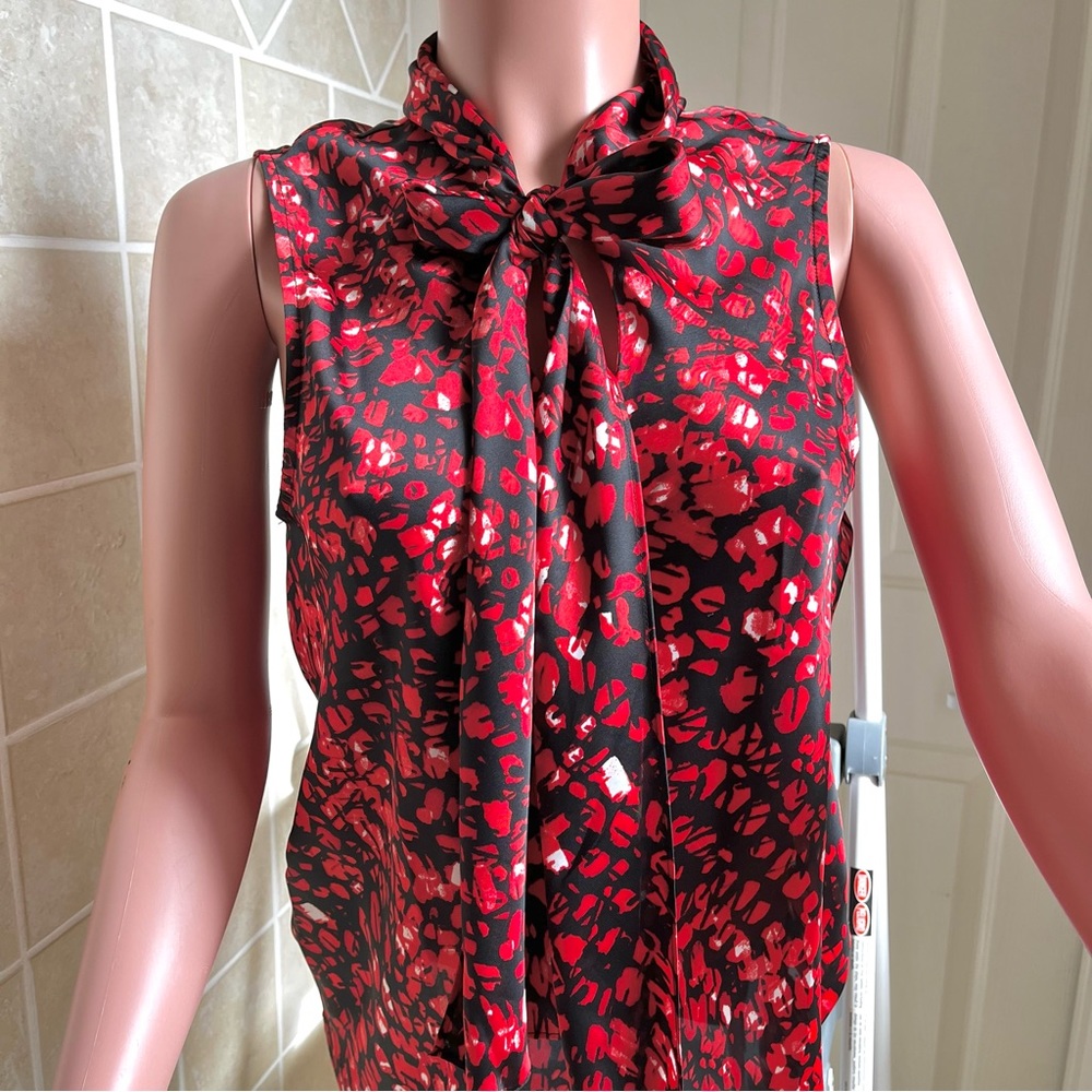 NWOT Tie-neck NINE WEST Secretary Sleeveless Tank Top Silky Feel Floral, L